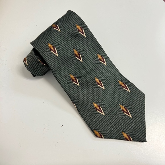 tie - Picture 1 of 5